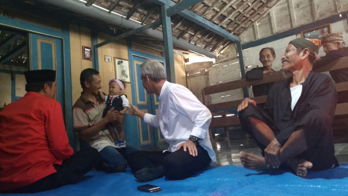 Pak <a href="/ganjarpranowo/">Ganjar Pranowo</a> siang ini silaturahmi ke sedulur SIKEP Karangtuban Kab. Blora
#KandangBant3ng 
#GanjarYasinM3nang 
#ganjarpranowo 
#PilgubJateng2018 
#Wonogiritetep1
<a href="/Gimanto77722492/">Gimanto.sh</a> 
<a href="/JatisronoPac/">PAC PDI Perjuangan Kec. Jatisrono Kab. Wonogiri</a> 
<a href="/PACPracimantoro/">PAC Pracimantoro</a>