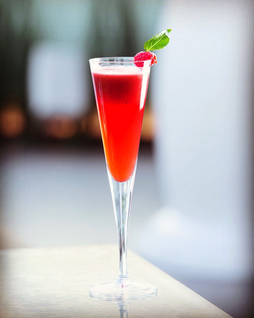 AlfrescoByBene's tweet image. #trippytuesday call for an open air #CocktailSession at @alfrescobybene 

#AlfrescobyBene #UnwindWithAbB #Bangalore #Alfresco #Bene #bangalorediaries #trippytuesday #Tuesday #trippy #OpenAir #nammabengaluru #openaircafe #bartendermagazine #bartender #Cocktails