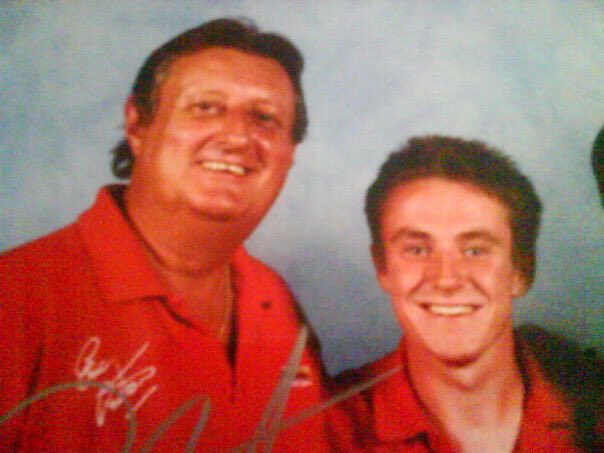 JakePerry1994's tweet image. Have a drink to celebrate the life and times of MY and THE greatest darts player ever to grace the o he @ericbristow ... only saw you a few weeks ago but it's something I'll cherish.... love and miss you Brissy.. thanks for the memories ❤️ RIP pal...  cheers