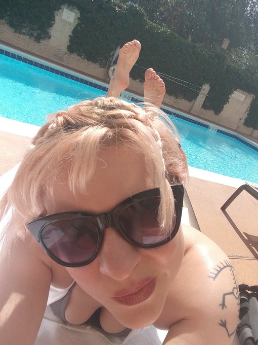 Thank you Florida for the much needed sun! 💋💋 #florida #sunshine https://t.co/jbZLM9IXQV<a href="/tag/florida"class="tags"><span>#florida</span></a><a href="/tag/sunshine"class="tags"><span>#sunshine</span></a>