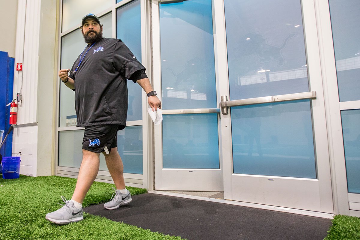 Lions's tweet photo. Coach is here.
Whistle is out.
Let's GO! https://t.co/mVXTjv9iHl
