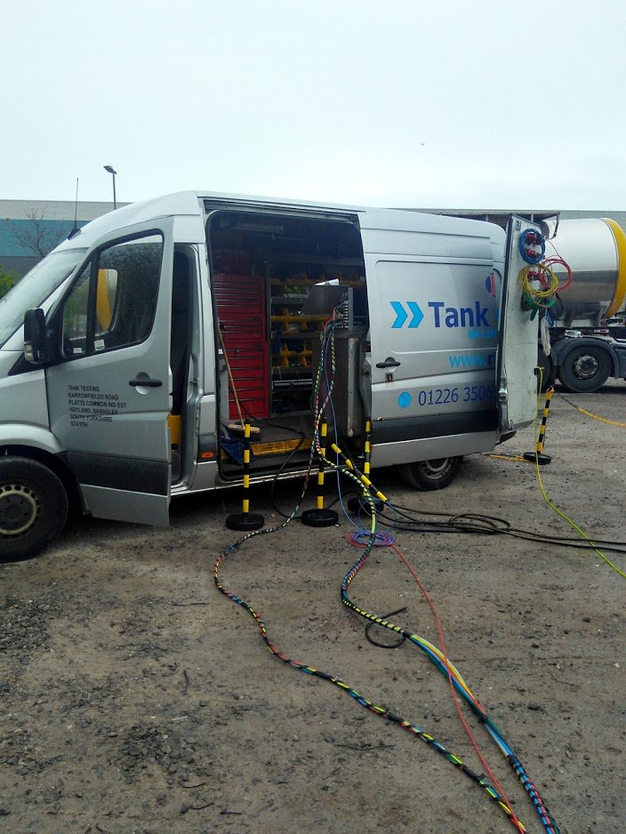 TankTestingUK's tweet photo. Another successful Tank Test complete, just a shame about the weather 🌦️
#tanktestinguk #engineersparadise #rainydays https://t.co/kcAJ2gIWwI