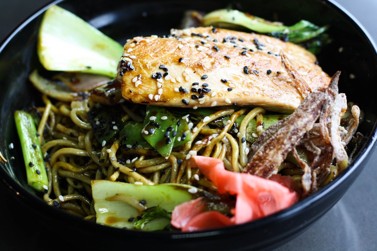 Why do we ❤️ Soba noodles so much? They’re flexible (can be served hot or cold), manageable (thickness comparable to spaghetti), ❤️-healthy and full of nutrients. They’re pretty much the best, and can be found in all of our teppanyaki dishes!