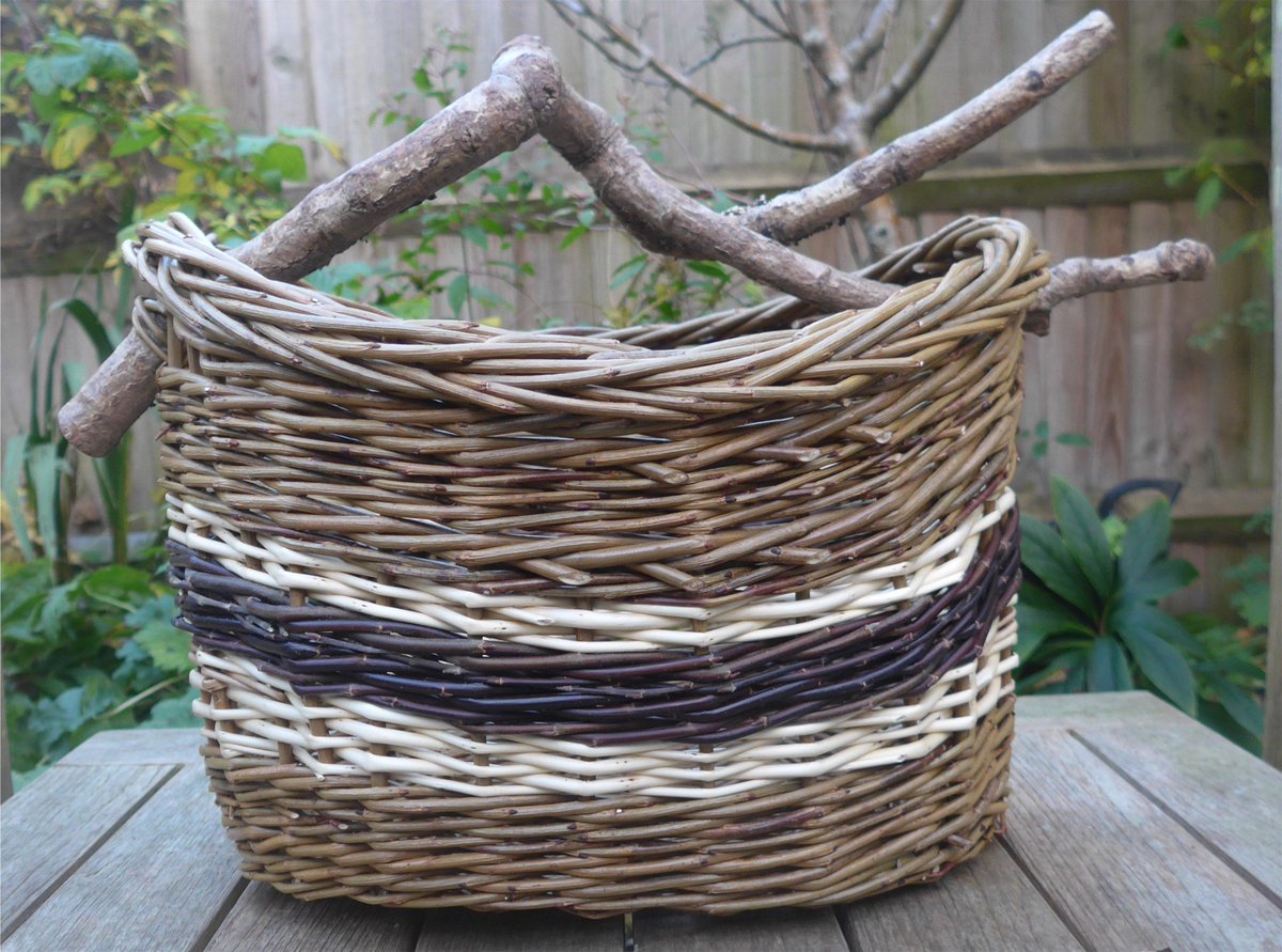 Emsworth_Art's tweet photo. Countdown to the Emsworth Arts Trail
28, 29 April and 5, 6, 7 May 2018

Today's Artist of the Day
4 Linda Mills
Wood, willow, sculpture

Brookfield Hotel, 93 Havant Road
Emsworth PO10 7LF

See more of Linda's work at https://t.co/kDDb993hQk https://t.co/ddo3trVoEX