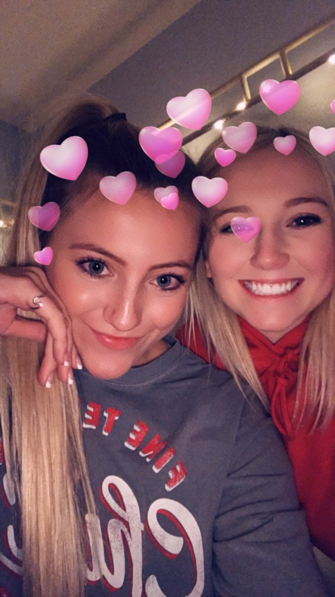 WHOOP WHOOP!! it’s <a href="/lizzyhinton/">Lizzy</a> birthday🎉🎉!! I hope you have the most beautiful day bestie, can’t wait to see you soon! love uuuu💓☀️🎉