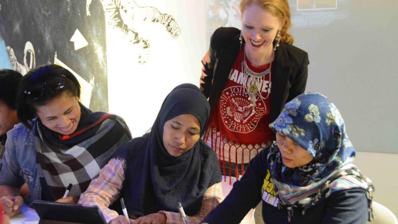 USConsIstanbul's tweet image. Yeni #DipNote blog yazısı - “#İngilizce #DilEğitimi Programları Aracılığıyla Toplulukları Bir Araya Getirmek” go.usa.gov/xQZfp #EnglishLanguageDay #AmericanEnglish