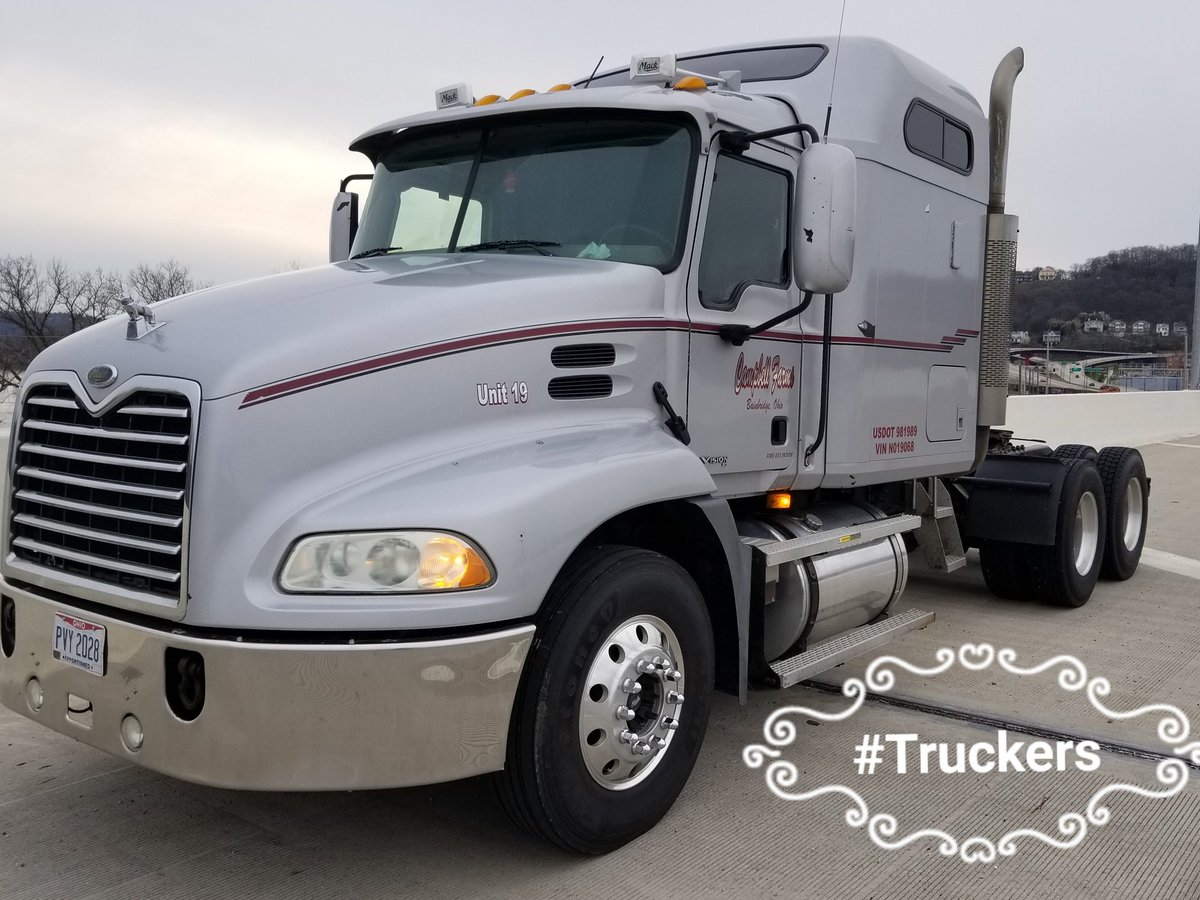 ToddCampbell94's tweet photo. We as Truckers make everything happen! We bring food, water, materials, gas, and anything else the Consumer may desire! #eldorme #meetrealtruckers #reformhos #failedELDmandate @POTUS @SenSherrodBrown @VP @FMCSA https://t.co/129n4erNa8