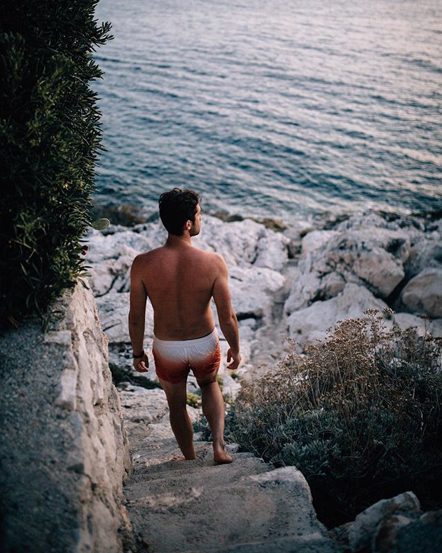 Thinking about those summer nights.. ☀️💦 Taking a dip in the sea without worrying if it would be to cold to get out. Really loved our stay in #hvarisland. Definitely coming back! Don’t forget to check out the awesome @airbnb apartments over there.
.
… ift.tt/2HIHcmL