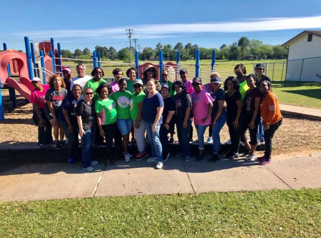 TauZetaOmegaAKA's tweet photo. Thank you to everyone who came out and supported us at “Work Day AKA 1908 Project Playground.” 💕💚💕 #environmentalownership #TZOGoesGreen #1908ProjectPlayground #AKA1908 #TZΩ #SensationalSouthCentral https://t.co/vFWXqx5pbY