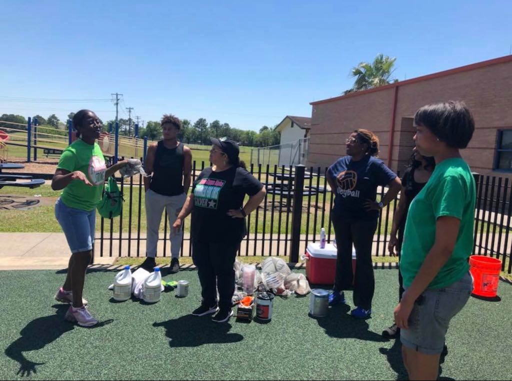 TauZetaOmegaAKA's tweet photo. Thank you to everyone who came out and supported us at “Work Day AKA 1908 Project Playground.” 💕💚💕 #environmentalownership #TZOGoesGreen #1908ProjectPlayground #AKA1908 #TZΩ #SensationalSouthCentral https://t.co/vFWXqx5pbY