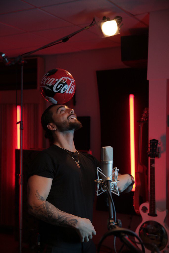 ¿Sabías que antes de <a href="/maluma/">MALUMA</a> ser cantante, era jugador de fútbol ⚽️? #FifaWorldCup2018 

Y regresa a las canchas este verano, ¿que será? 

latinblah.com/qa-maluma-es-e…