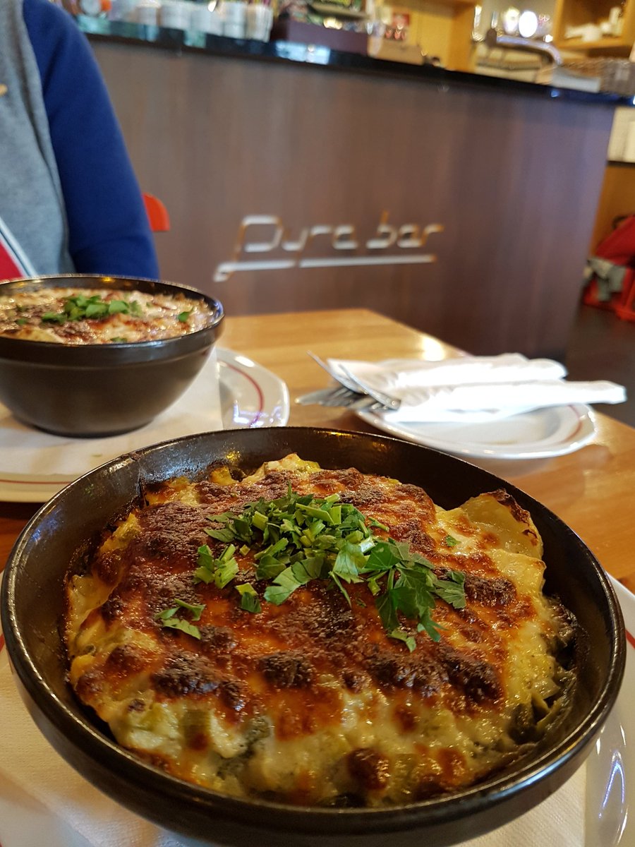 gogdynia's tweet photo. Czas na #obiad - dziś #pyry  😃  🥔  #gogdynia #visitgdynia #igersgdynia #igerspoland #pyrabar #pyra #omnomnom #food #pycha #smacznego https://t.co/3a7xbaeBdN