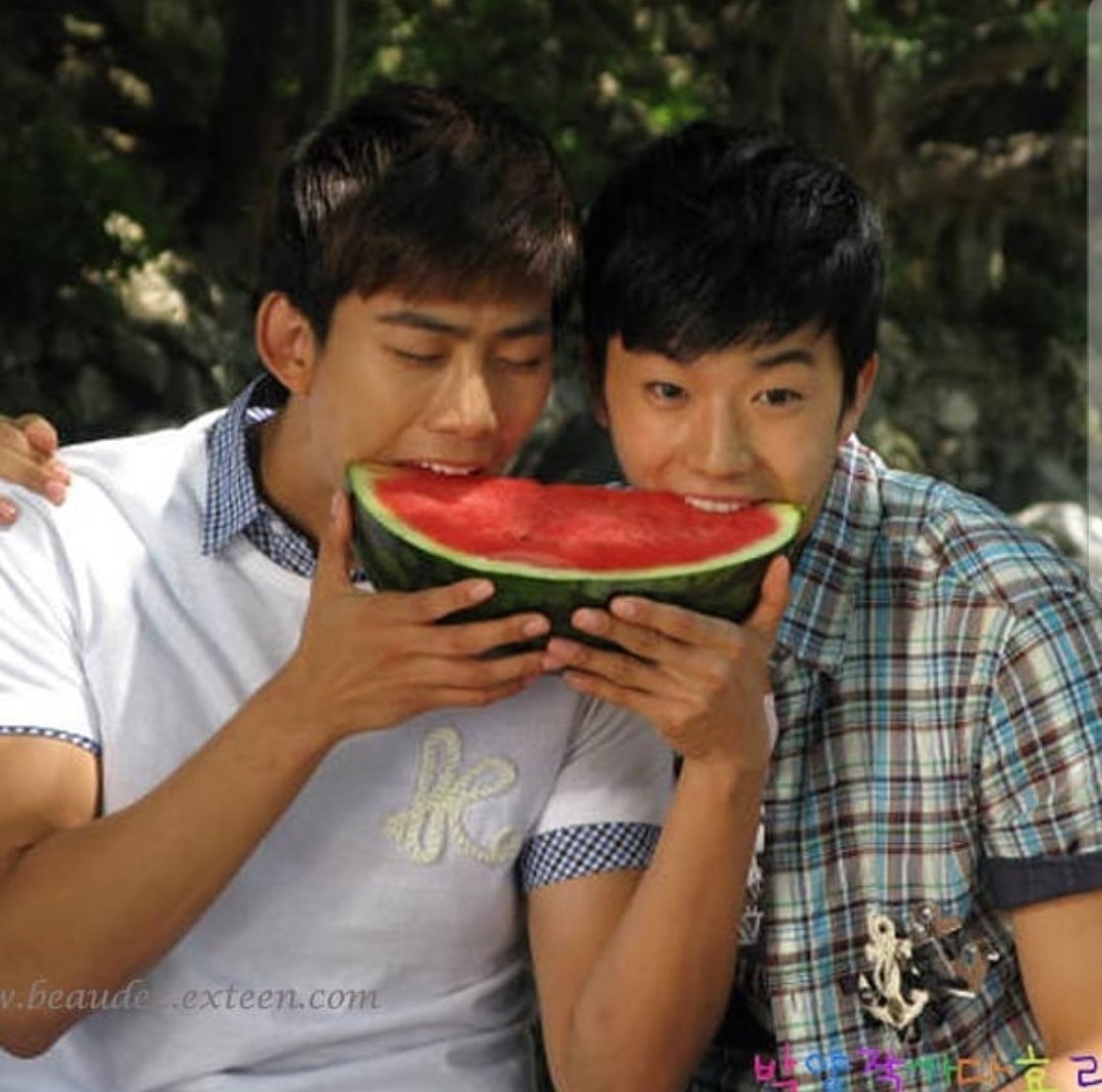Wiphawan_Thong's tweet photo. 👉2018-04-24 🌒#118DAY
@taeccool 💚
@0430yes 💛
MISS YOU : MISS 3PM https://t.co/iZlUKiPRWh