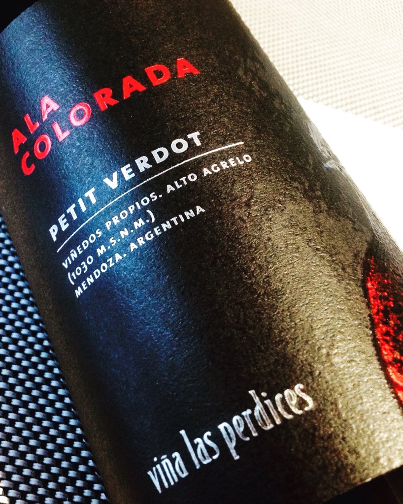 ManteginiSomm's tweet photo. Bienvenida @LasPerdices1 #AlaColorada al #EntrenamientoSensorial #PetitVerdot #28ABR en #Mendoza #Winetasting #wineeducation #BlindTasting #culturasommelier #Agrelo https://t.co/zCouXGoNPO