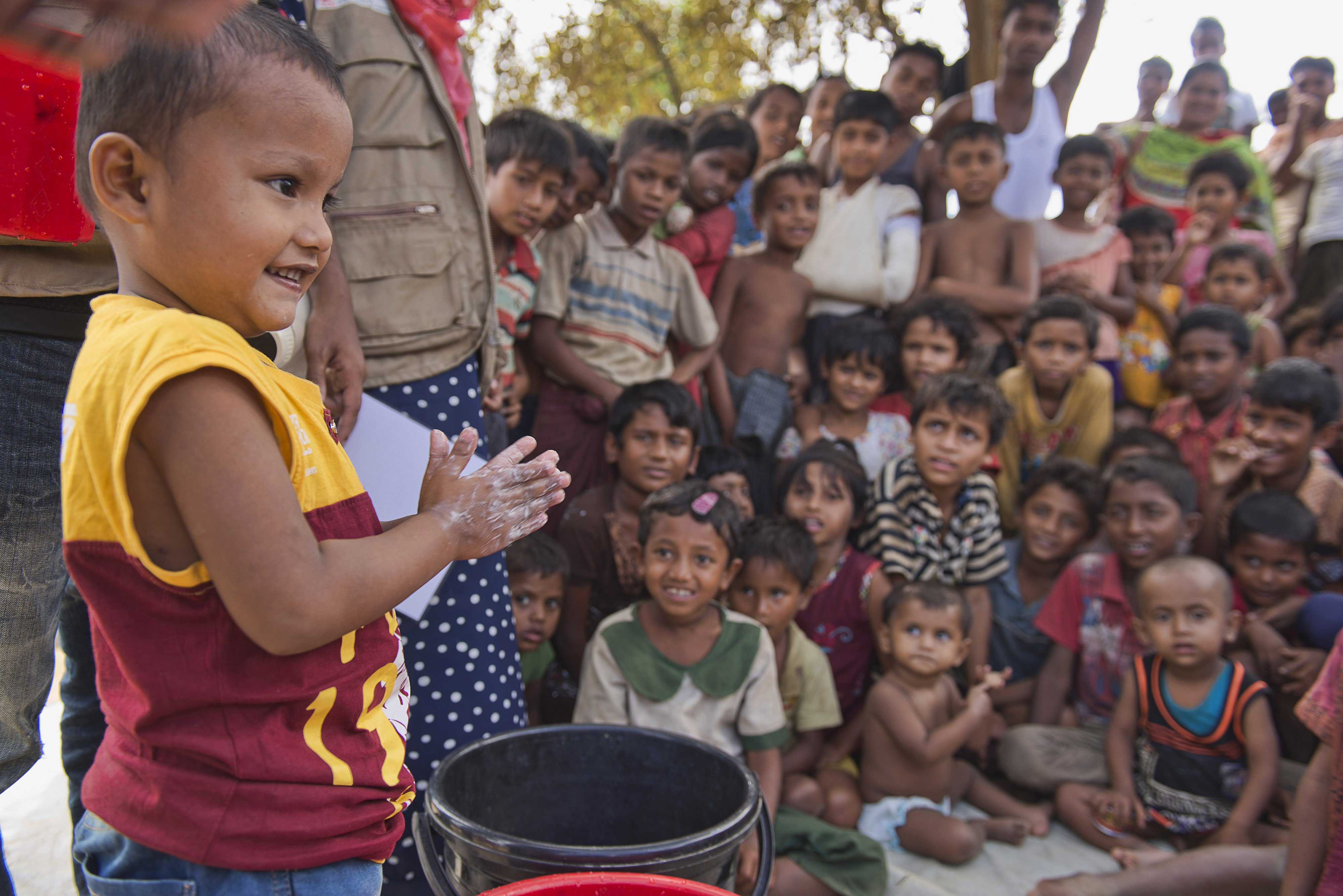IFRC on X Who said that handwashing is not fun At Balukhali camp Bangladesh 4 year old Abdul Aziz shows other children how to wash their hands properly. HealthyTuesday https t cIKgX4lhAR X