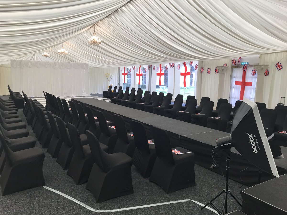 VIPeventsessex's tweet photo. Another fantastic event in The Grand Marquee Brentwood last night #jetgoeslive #eventprofs https://t.co/DYH9jY8P0v