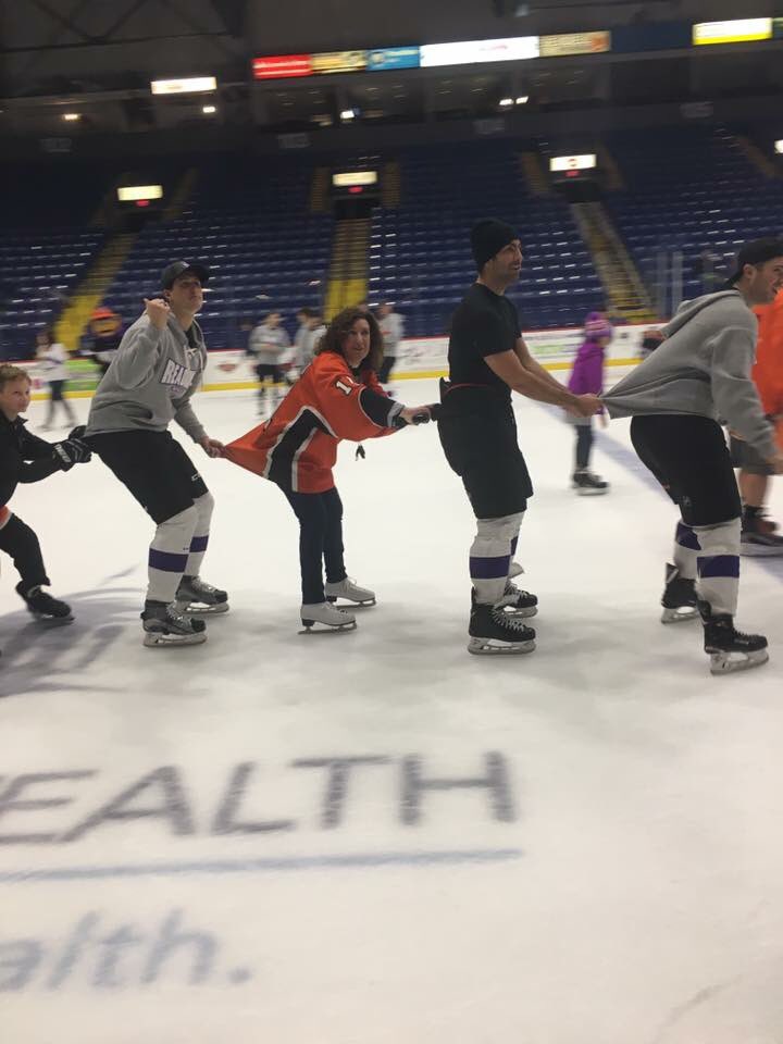 ruthbeck2000's tweet photo. @RRoyalsHockey Too many to choose from but this, by far, is my fave #royalspic https://t.co/2YQhvVmET1
