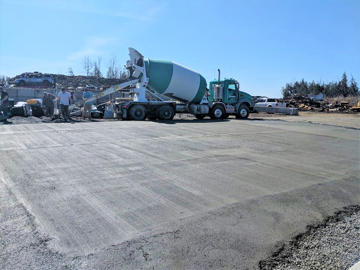 cashfortrash__'s tweet photo. The new concrete pad is taking shape nicely! π
This is just one of the many ways #cashfortrash helps makes your scrapping experience a pleasant one.
Come check it out sometime! We'll be happy to buy your scrap metal. β»
#cleanyards #growth #scrappersparadise https://t.co/o1M74aiCLB