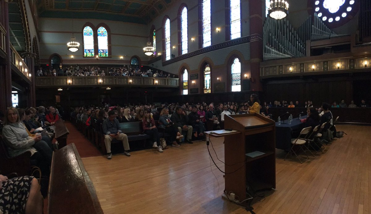 YaleUGA's tweet photo. We have a packed house in Battell Chapel for the First-Year Experience Panel! #BDD2018 #Yale2022 https://t.co/Ly1Vybud7N
