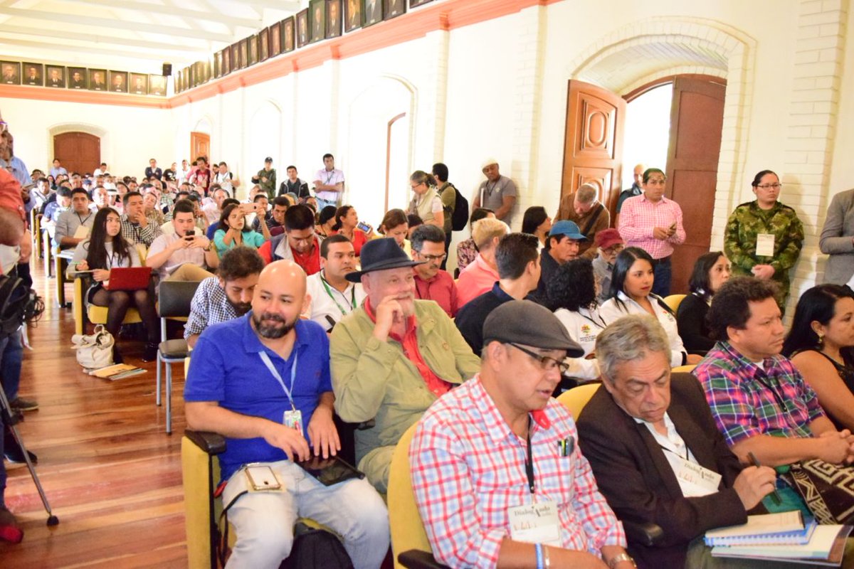 1oscarcampo's tweet photo. Participando #DialogandoAndo importante oportunidad px escuchar las #FuerzasVivas del #Cauca, un dpto donde el conflicto armado ha generado fisuras en su dinámica social y económica. La mejor manera de restaurar esta sociedad es con el mejor legado que es la #Paz @ComisionadoPaz https://t.co/FFkoNv0lBh