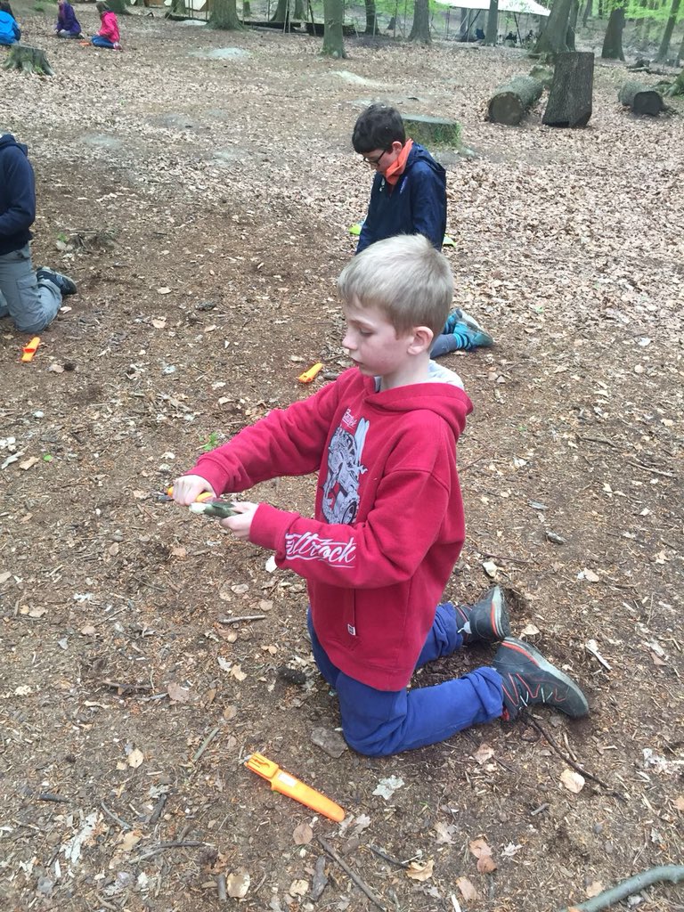 prospecths's tweet photo. Whittling the afternoon away in the woods #PHS #whittlemethis #craftycreatures https://t.co/Ns86Asq1Zq