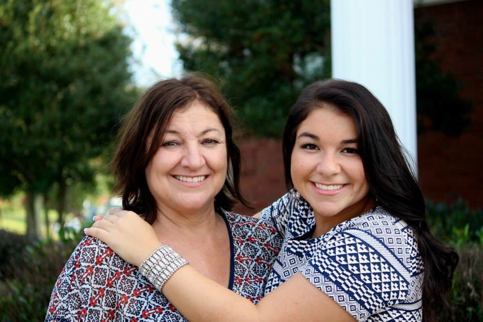 theemoryroy's tweet image. My sweet Mother went to be with the Lord this morning...she is no longer in pain...watch over us up there, Mom🙏🏻💕