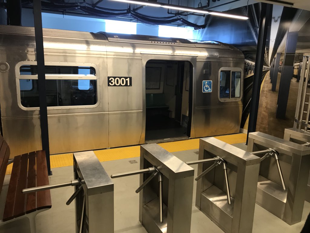 PoliceNat67's tweet photo. Visite de la New-York Police Academy, la plus grande école de police des USA. Équipements à la la pointe. Salles équipées pour plonger le policier dans des conditions réelles d’intervention (geôles, appartements, métro,tribunal) https://t.co/aIASFLOe2m