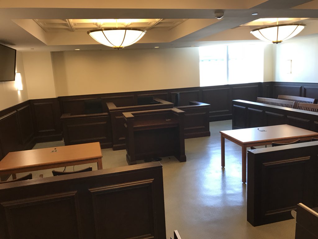 PoliceNat67's tweet photo. Visite de la New-York Police Academy, la plus grande école de police des USA. Équipements à la la pointe. Salles équipées pour plonger le policier dans des conditions réelles d’intervention (geôles, appartements, métro,tribunal) https://t.co/aIASFLOe2m