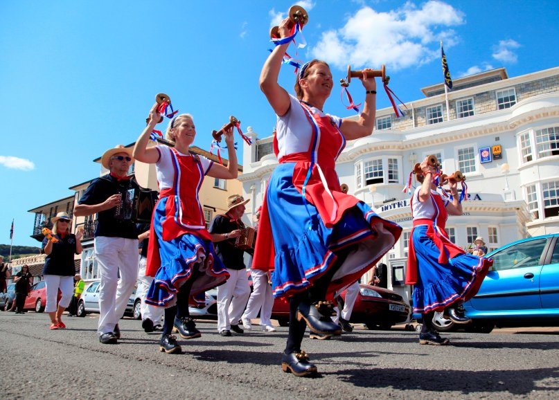 Are you planning a trip to South Devon in August?

Well you definitely don't want to miss <a href="/sidmouthfolk/">The Sidmouth Folk Festival</a> (3rd - 10th August!

Have a read of our new guest blog post from them to find out more...

Read it here: goo.gl/Y6PZtC

Photo Credit: Paul Clayden

#folk #festival