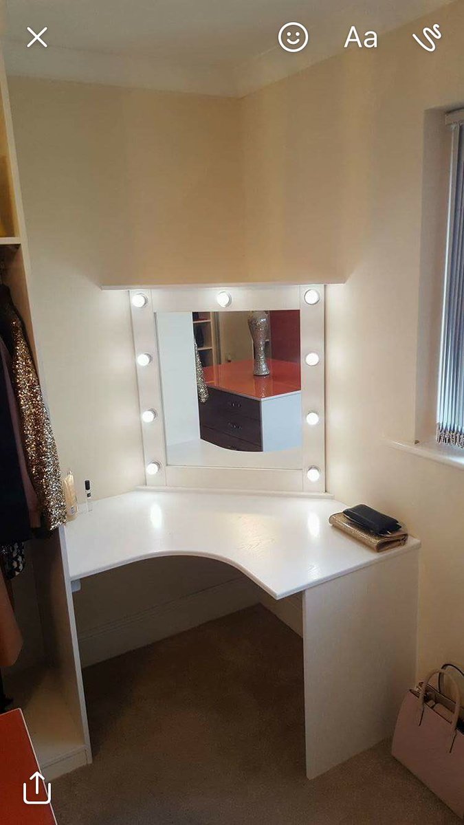 hollywood mirror made by Jonathan #bedroomgoals #envy #hollywoodlights #hollywoodmirror #bespoke #familbusiness #wilmslow #manchester #lightupmirror #glamroom #muauk #beautygoals #glamour #vanitymirror #walkinwardrobes #slidingwardrobes #panelco #makeuptable #dressingtable