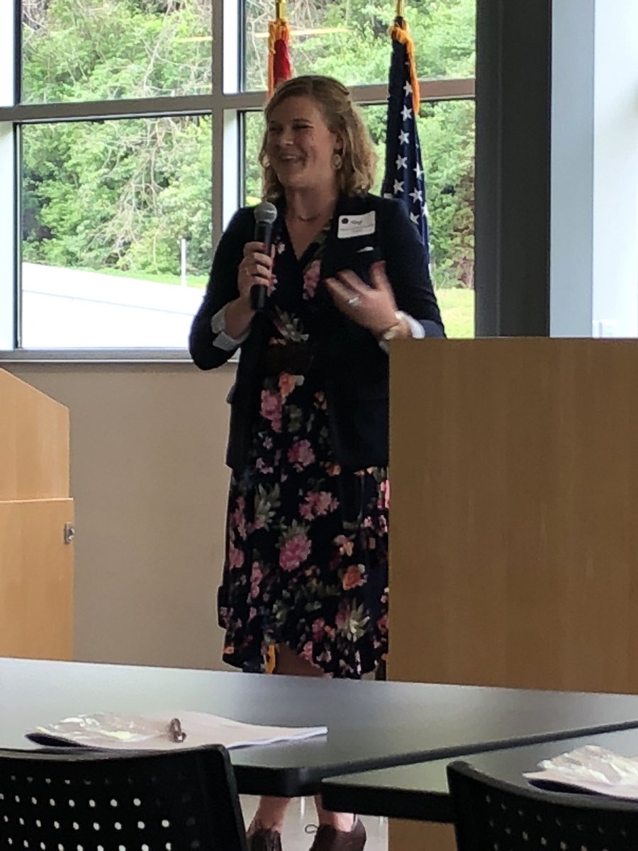 LipscombMLPS's tweet photo. #MLPS 2017 grad @megmorganwrites  from @CNMnashville’s #CollectiveImpact Accelerator teaches about the CI model and financial empowerment at @FEC_Nashville Summit. https://t.co/2BA4XplU5j