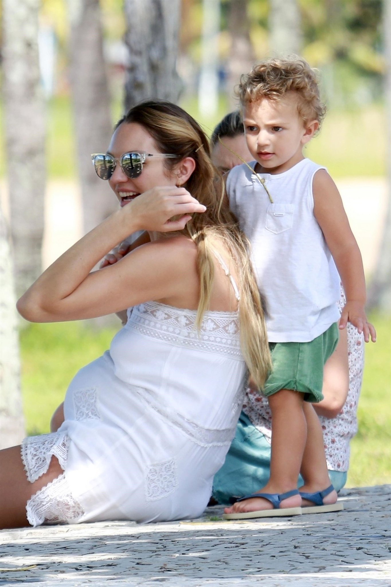 Candice Swanepoel BR в Twitter: "CANDIDS | Candice é vista com Anacã em