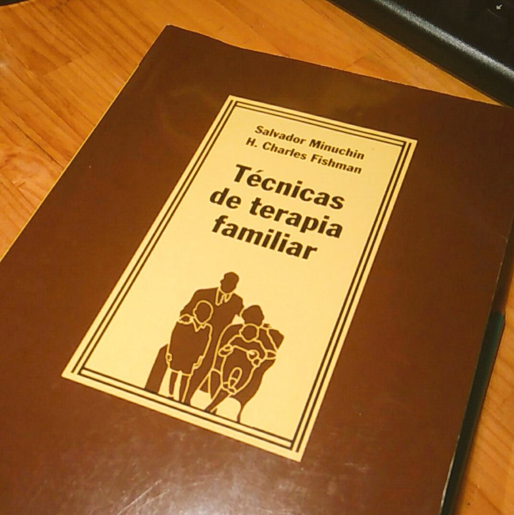jessicamoraleda's tweet photo. Toca continuar con este clásico de la Psicología y la Terapia Familiar Sistémica 📚 #Minuchin https://t.co/HW9MR04LtX