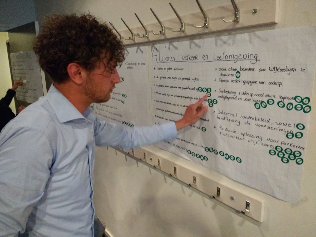 CDAGroningen's tweet photo. Geslaagde avond met veel betrokkenheid van onze inwoners! #CDA100 https://t.co/hNrY1Rhoa9