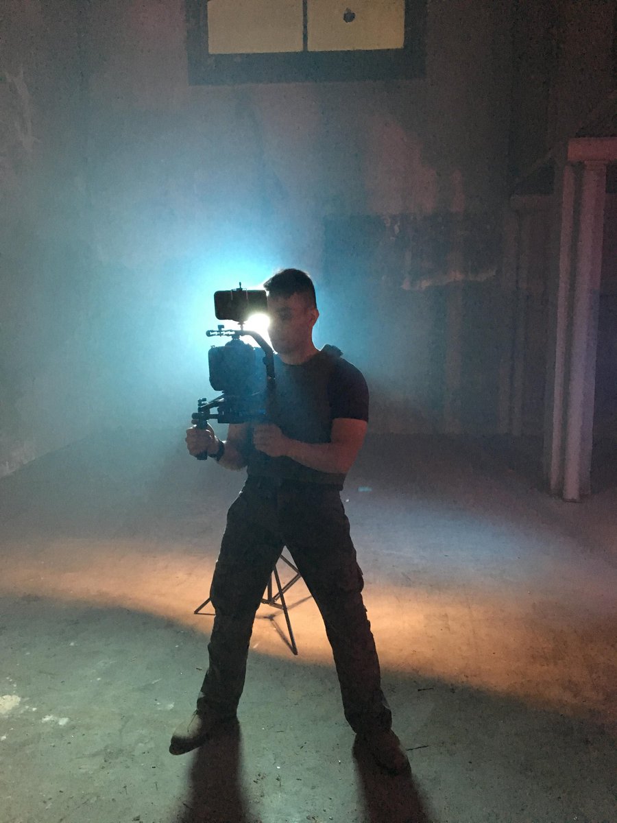Fractallightflm's tweet photo. More scenes from on #set #darknightreturns #fanfilm #joker https://t.co/ws6rVFulGu