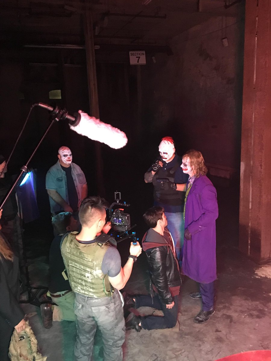Fractallightflm's tweet photo. More scenes from on #set #darknightreturns #fanfilm #joker https://t.co/ws6rVFulGu