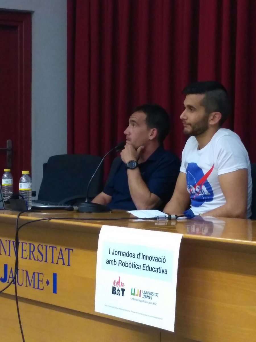 Un privilegio participar en #edubot con mi gran socio y amigo <a href="/joseherculano6/">jose herculano</a>. Aquí tenéis la presentación de hoy y nuestras evoluciones. mestreacasa.gva.es/web/galiana_ju…