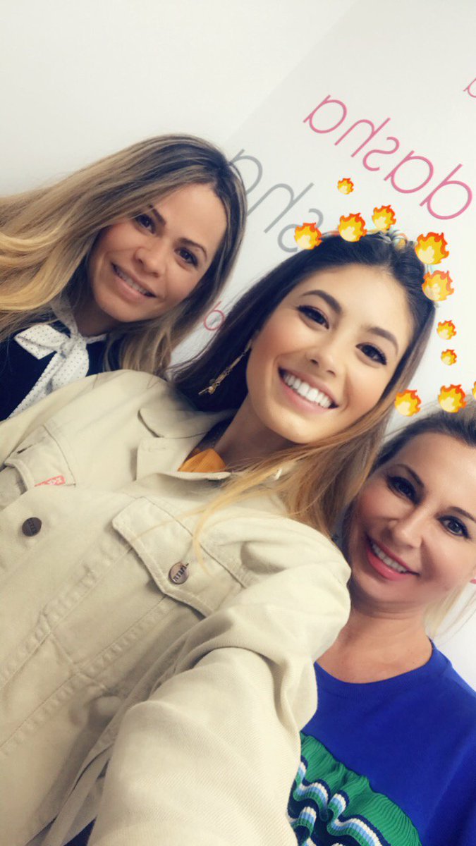 ClinicaDasha's tweet photo. Hoy en Clínica Dasha Elche hemos tenido el placer de recibir a una gran #influencer @sarafructuoso_ para realizarse la #depilacionlaser con #medicosoprano #indoloro #todotipodepieles #bellezadecalidad #ClinicaDasha Sara eres maravillosa, gracias por tu visita y hasta pronto!! https://t.co/v2mn8u5ZM4