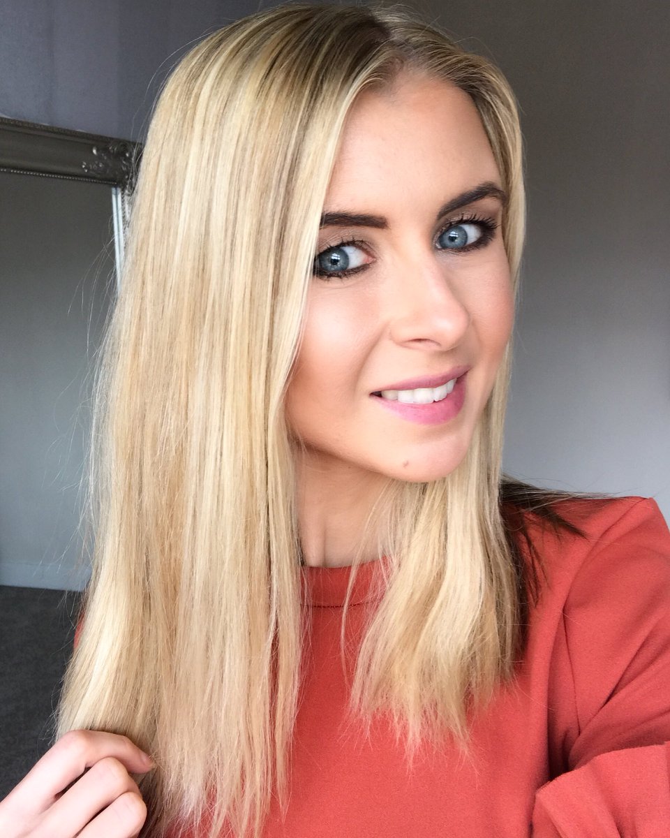 byemmacampbell's tweet photo. Another fab hair session done at @andrew_collinge Manchester - lighter and brighter blonde π https://t.co/BvFicJdYQ8 #bbloggers #andrewcollinge #hairgoals #blondie https://t.co/aChkI0jngH