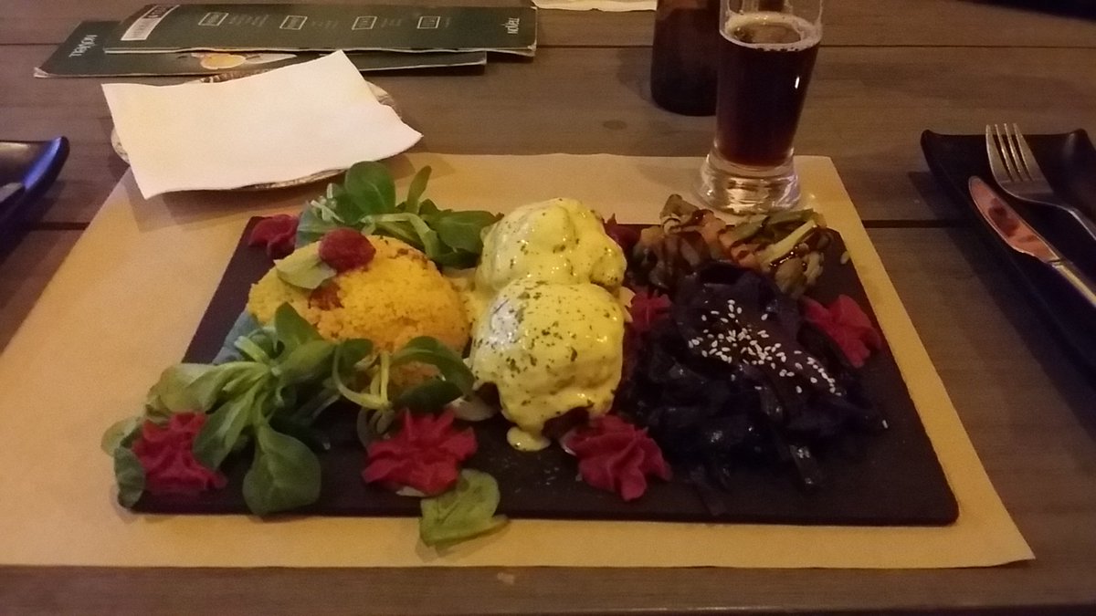 gavin_barlow's tweet photo. #ECCMID2018 #ECCMID18 memories - very pretty (and tasty) vegetarian meal with @j_sandoe @AntibioticLeeds @Andasa and others last night. Our #microbiomes will be better for it me thinks! https://t.co/uiMLdAYSiq