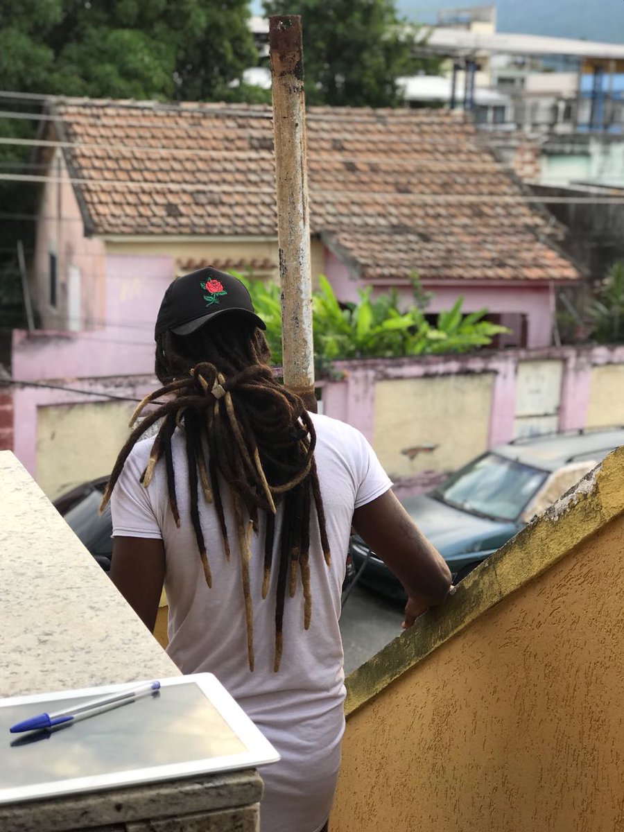dreadsshoock's tweet photo. Quando vc fala q vai ir embora ,aí ela fala ,amor tem Strogonoff de frango .
🤣 https://t.co/tV7UFXEMEp