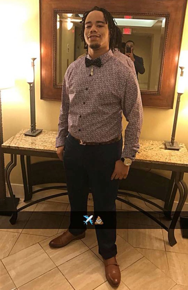 BetterWhen_WET's tweet photo. I know you thinkin of a master plan right now. We gotta keep the family close #FreeFatBread #FreeTap #FreeReedy I only vouch for solid niggas. https://t.co/5V3in2VLVP