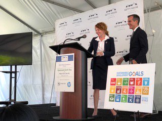 CBICenter's tweet image. @CBICenter reported on #FreeTheFood Challenge projects for @MayorOfLA's Earth Day celebration at @GettyHouse. Great to hear students present on UN SDGs with @EnviroCharter @jaccc_la @gardenschoolLA. Thank you @ladpw @heathermeansbiz! bioproducts.center