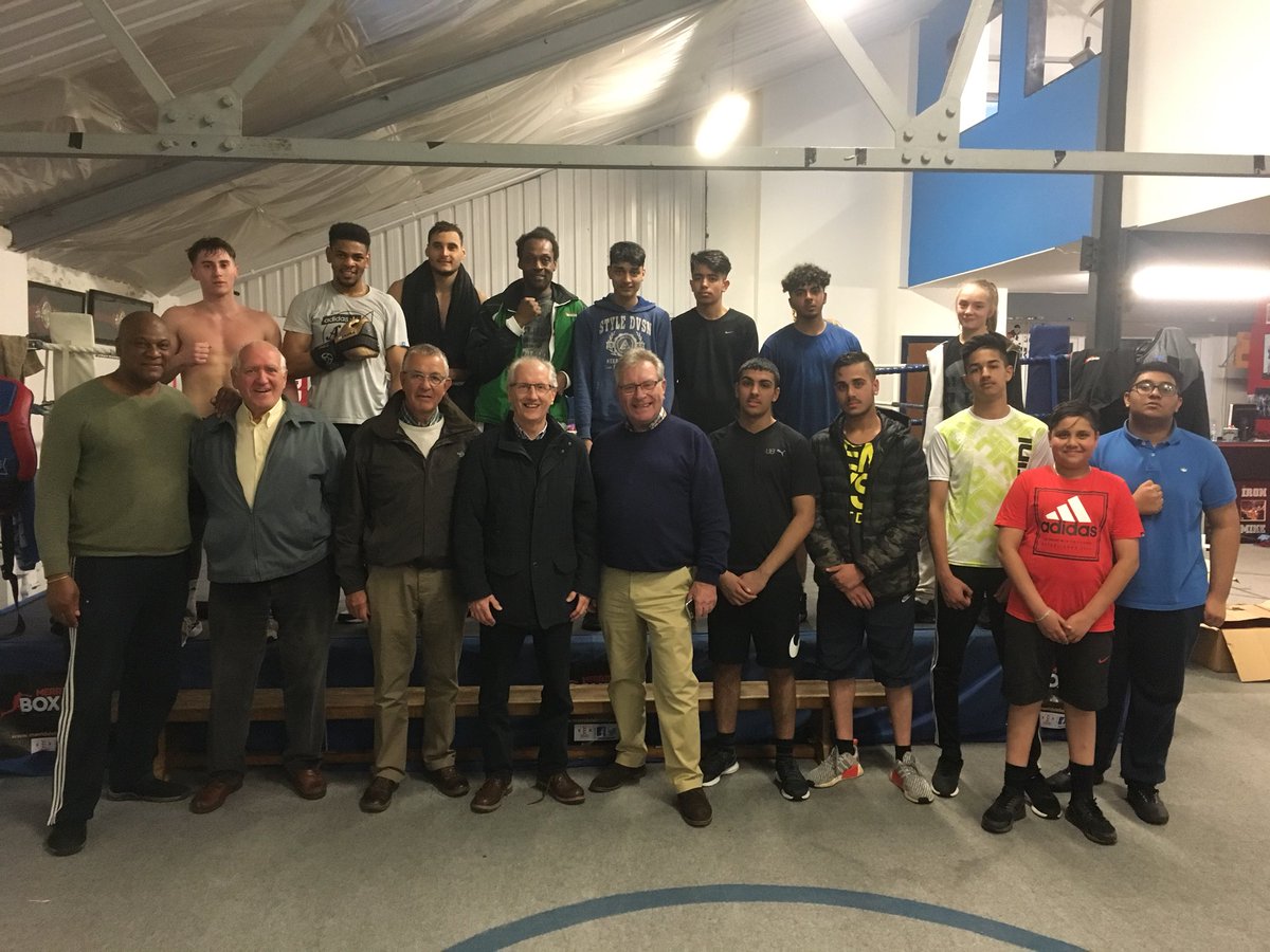 MerridaleABC's tweet image. A massive thank you to Chris and everyone @TettRotary for their very kind and generous donations to our Boxing club 🥊 very much appreciated from all at Merridale Boxing club 👍🏻