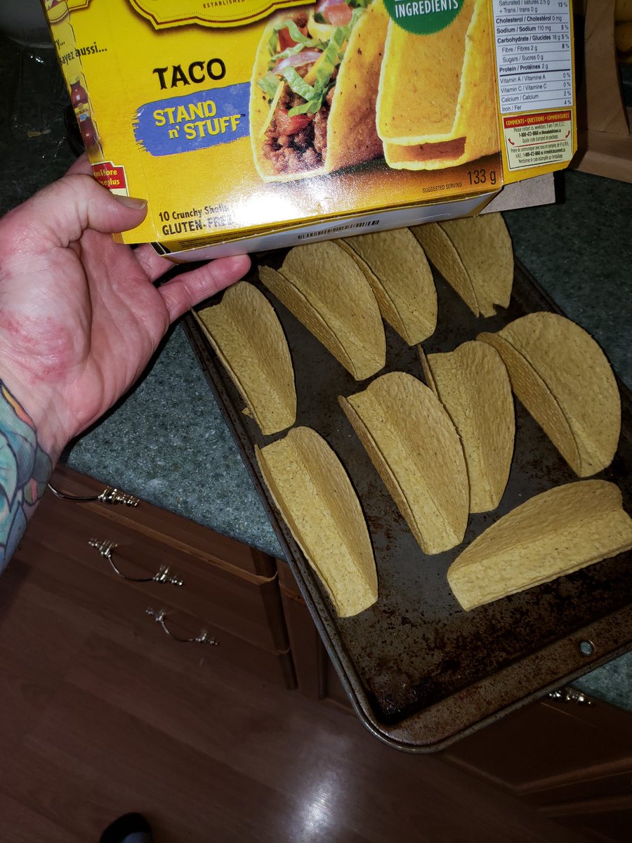 jakechap23's tweet photo. @oldelpaso you owe a taco shell MFs! https://t.co/MjSEl4cyVa