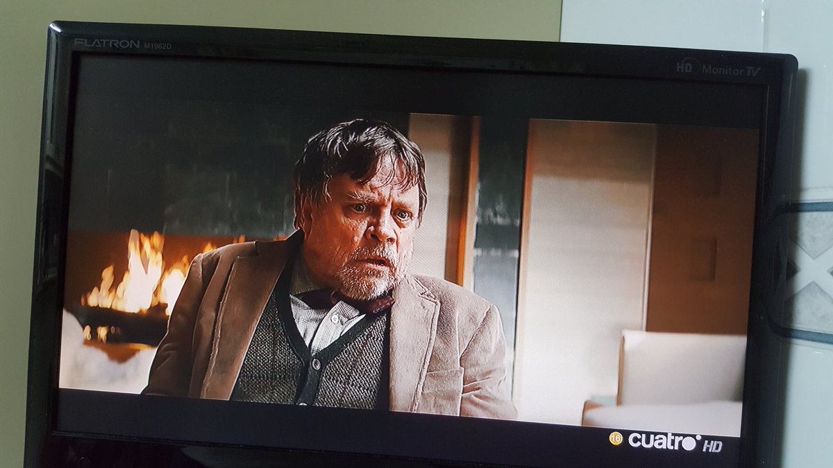 LuzSkywalker1's tweet photo. Right now, on TV Cuatro, Kingsman with @HamillHimself 👏👏👏👏👏👏👏 Let's watch it!!! https://t.co/LiYGGPPTyd