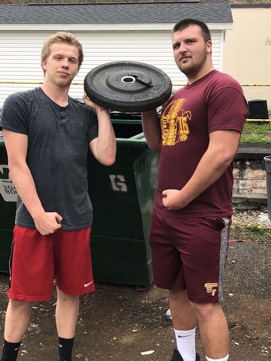 CoachShowWV's tweet photo. This weight has served us well in its time in our weight room but today was its final lift. It had to be retired. If you’re not banging up and breaking stuff from time to time then you’re not using your weightroom enough. #tide2018 #hardworkpaysoff @MaxLilly01 https://t.co/5eh6L0TcfX