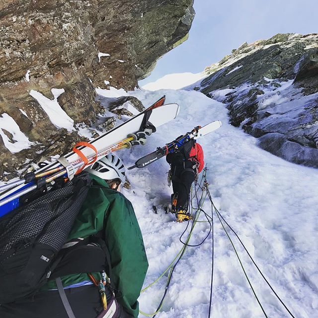Avalanchecenter's tweet photo. Even the shaded ice is warming today as we rapidly shift to a spring snowpack. Keep wet slab avalanches on your radar, but watch for emerging spring hazards like undermined snow, ice and rockfall, and slide for life conditions with refreezing snow. Hope … https://t.co/sVKxXfeQWH https://t.co/kkIXILbyKt