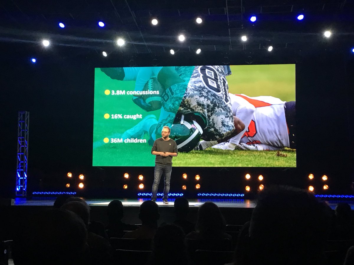 LeadersOutFront's tweet photo. #MedicallyMobile and #eye transparency for #concussions and cognitive ability. @brightlampLLC talks about their new #mobile first #510k way of breaking into this market with confidence and speed! #OceanDemoDay #StartupCincy #StartupNKY with @OCEANaccel https://t.co/74t85KkXO3