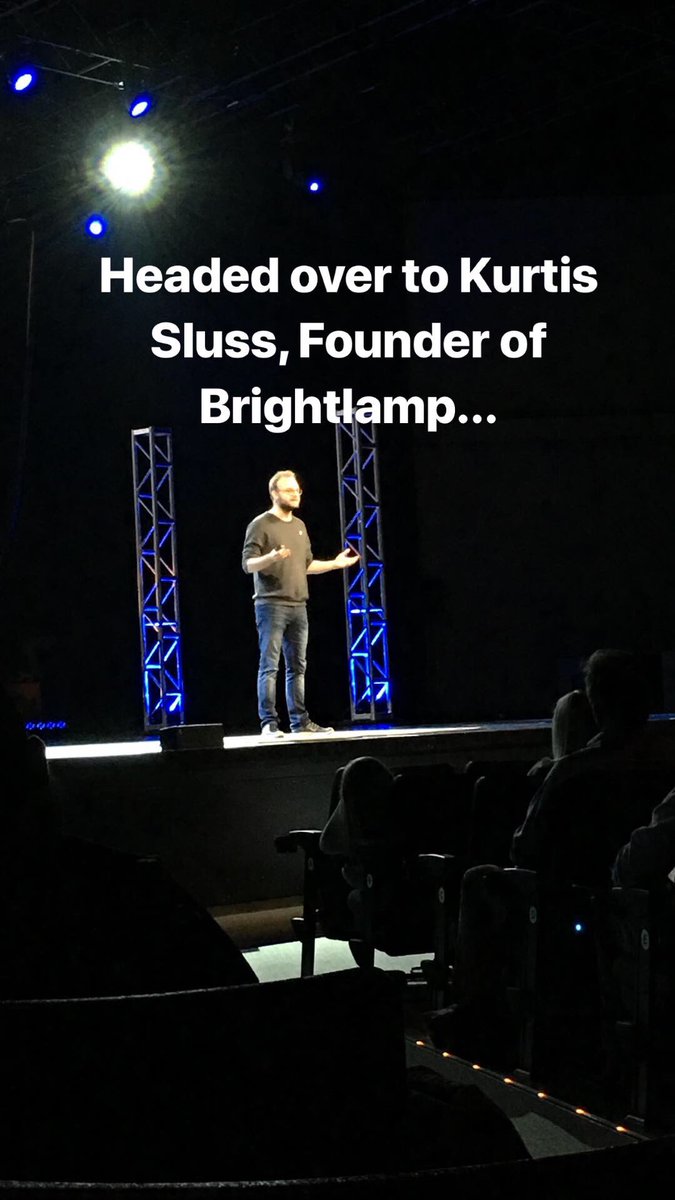 OceanPrograms's tweet photo. Up next: Brightlamp — a technology that turns your phone into a diagnostic tool. Medically mobile.
.
.
.
#brightlamp #OceanDemoDay #MedicallyMobile https://t.co/0d0sWWGIjT